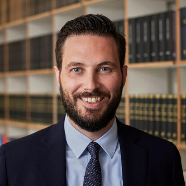 Dr. Frédéric Schneider: Strafverteidiger in Hamburg und Rechtsanwalt für Strafrecht und Wirtschaftsstrafrecht und zertifizierter Berater für Steuerstrafrecht